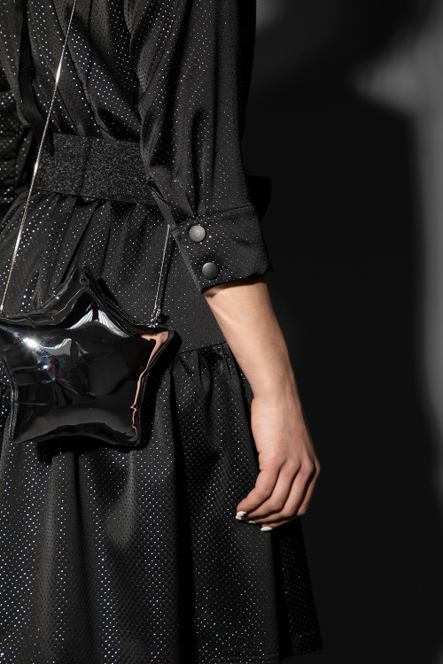 Рокля Drape Noir