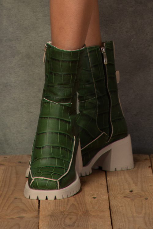 Боти в зелено с кроко ефект от 100% естествена кожа