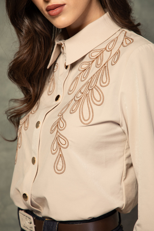 Класическа риза с бродерия