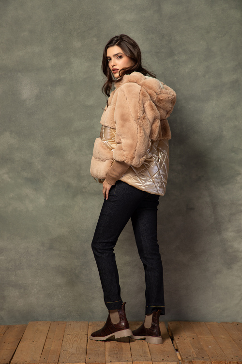 Бежово комбинирано яке с еко косъм