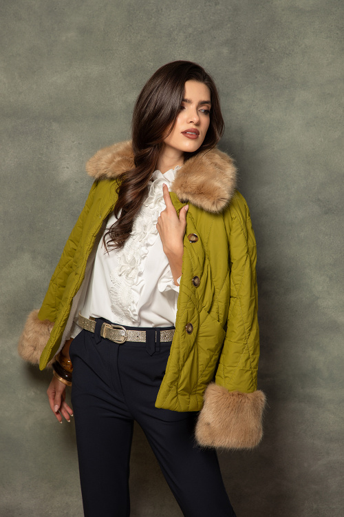 Риза с къдри и дантела