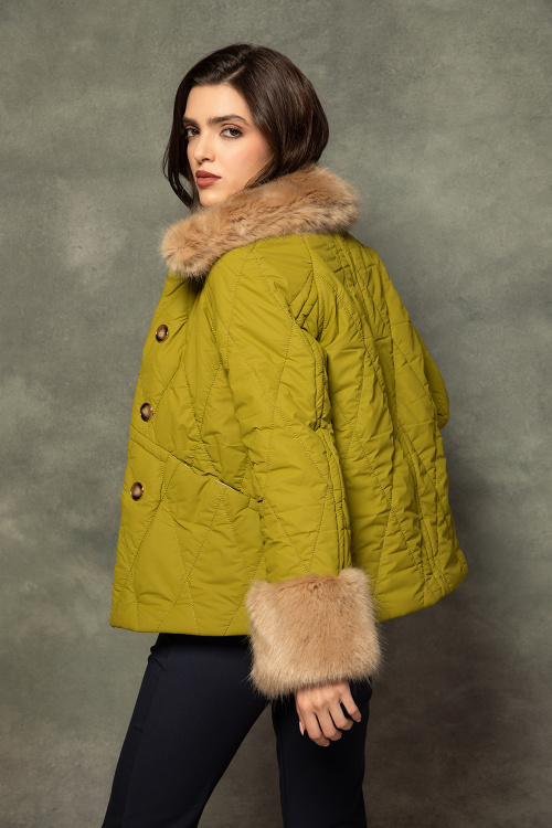 Ватирано яке с еко косъм в цвят каки