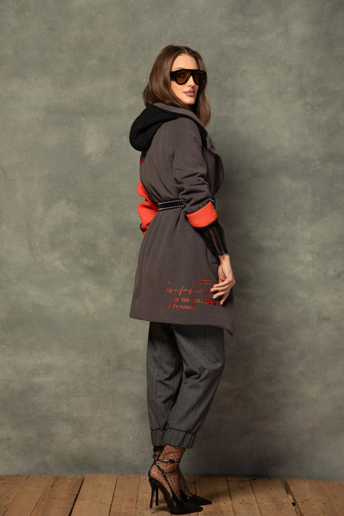 Двуцветно палто с качулка