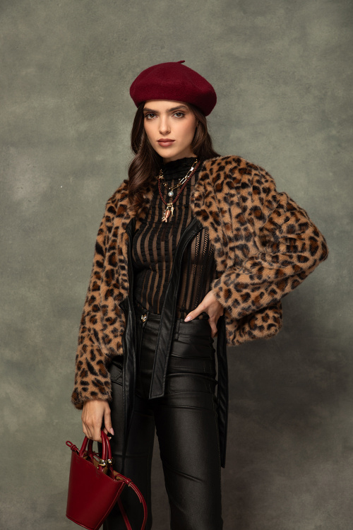 Къс бомбър от еко косъм в животински принт