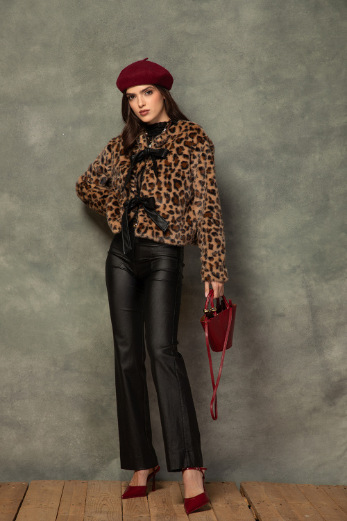 Къс бомбър от еко косъм в животински принт