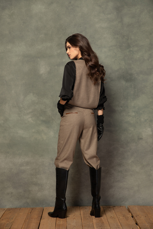 Свободен панталон с кожени детайли