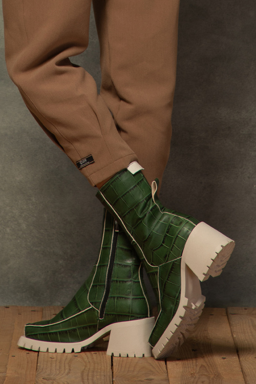 Боти в зелено с кроко ефект от 100% естествена кожа
