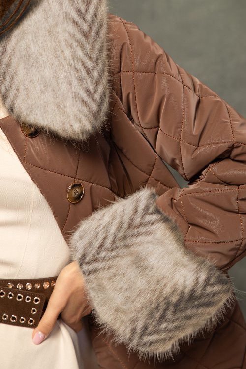 Кафяво ватирано яке с еко косъм