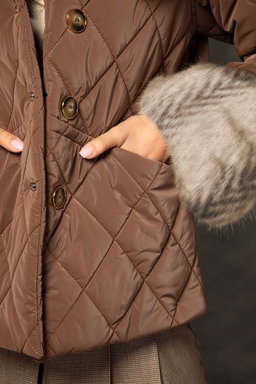 Кафяво ватирано яке с еко косъм