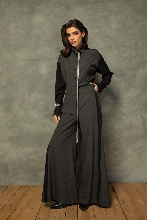 Разкроен панталон с черни кантове