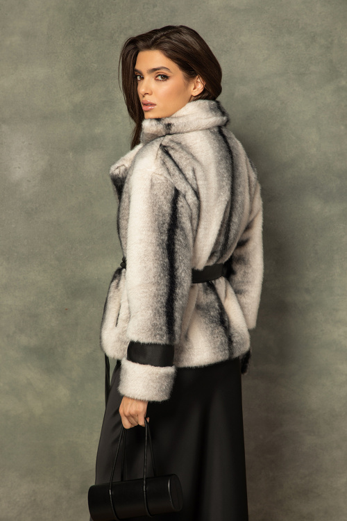 Асиметрично палто тип яке от еко косъм