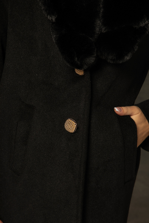 Кашмирено палто с подвижна яка от еко косъм