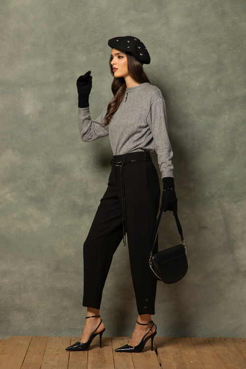 Свободен панталон тип балон в черно