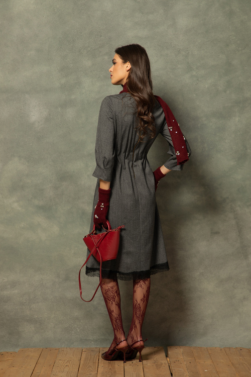 Топли ръкавици с кристали в бургунди