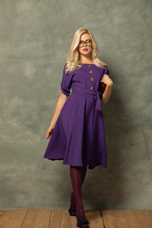 Разкроена миди рокля с акценти