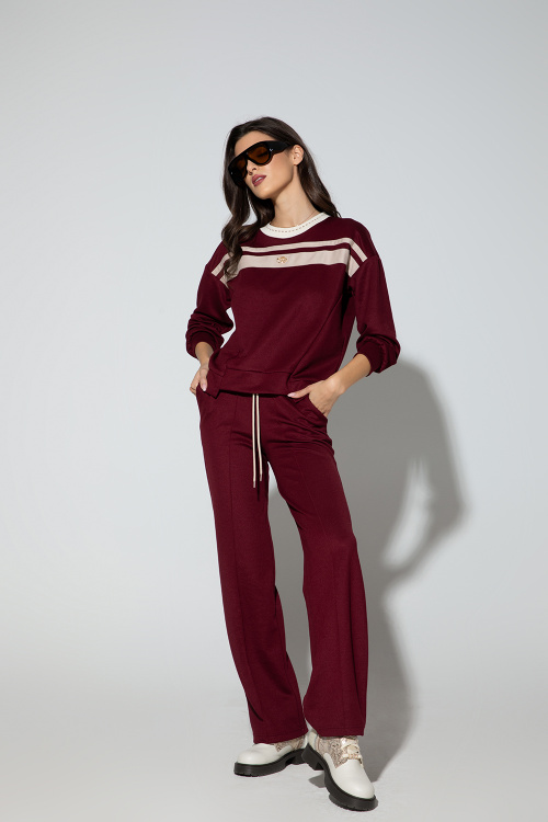 Сет от панталон и блуза с кантове в бордо