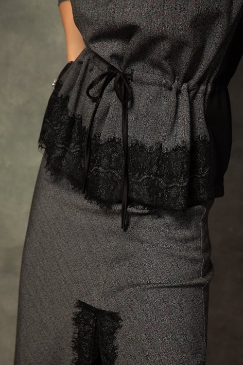 Миди пола с цепка и дантела