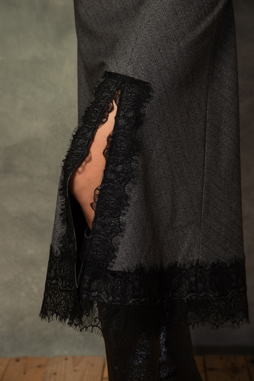 Миди пола с цепка и дантела