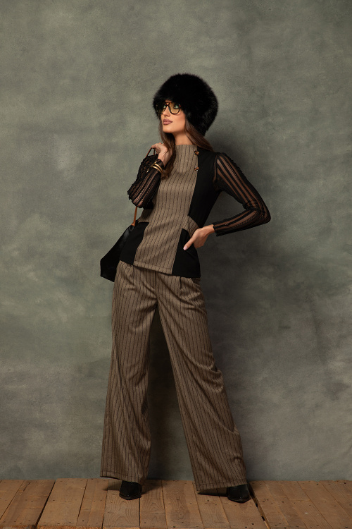 Двуцветен топ с колан