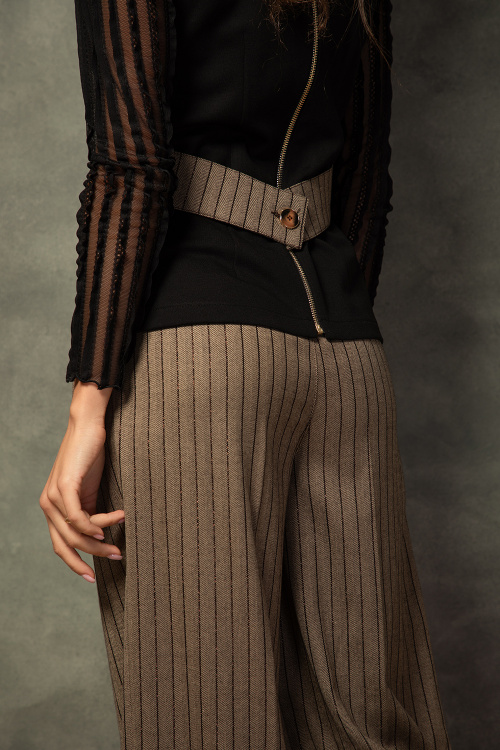 Двуцветен топ с колан