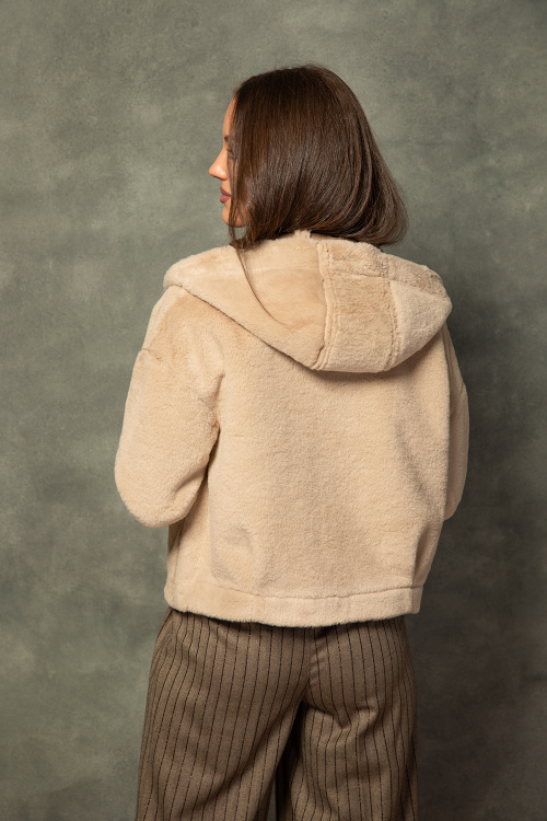 Яке с качулка от велур