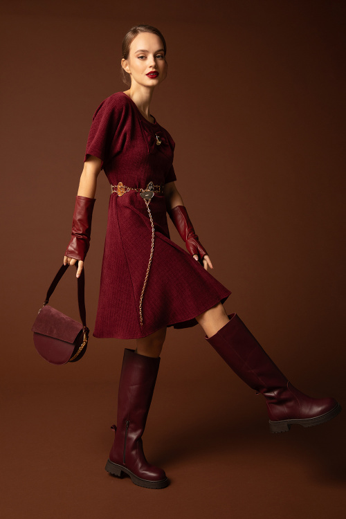 Разкроена рокля с пандела