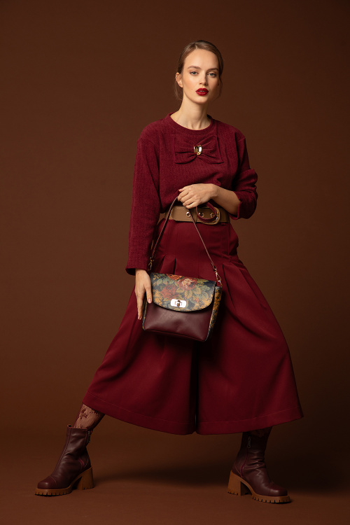 Пола панталон с плохи в бургунди