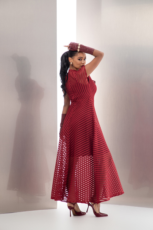 Миди рокля от мрежа в бордо