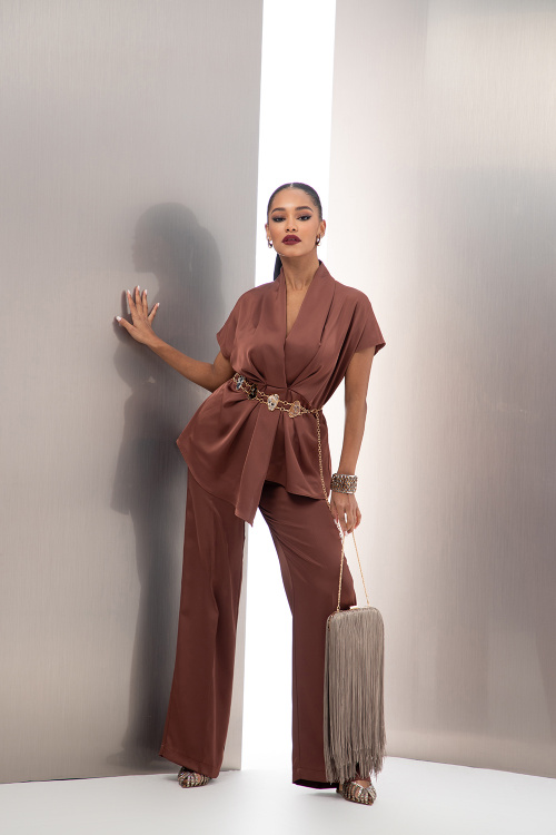 Сатенен сет от две части в шоко цвят