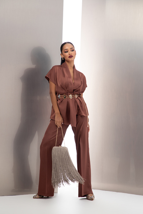 Сатенен сет от две части в шоко цвят