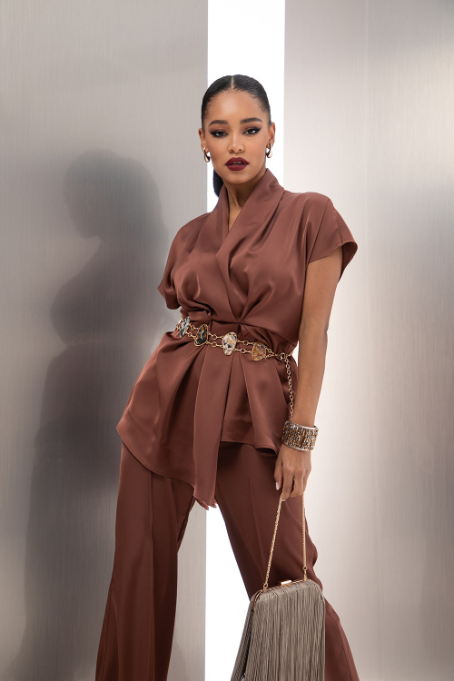 Сатенен сет от две части в шоко цвят