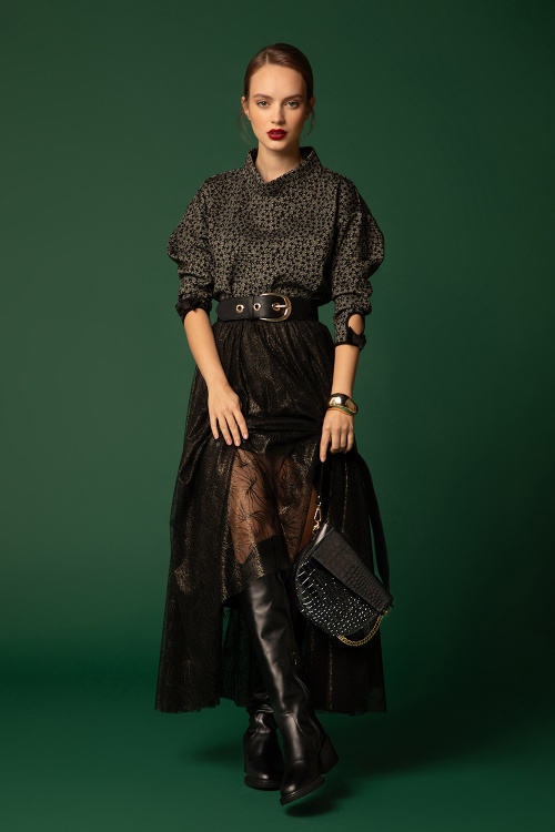 Тюлена пола с мокър ефект