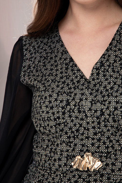 Рокля с чупки и колан в златисто