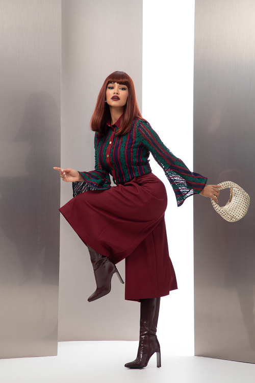 Пола панталон с плохи в бургунди