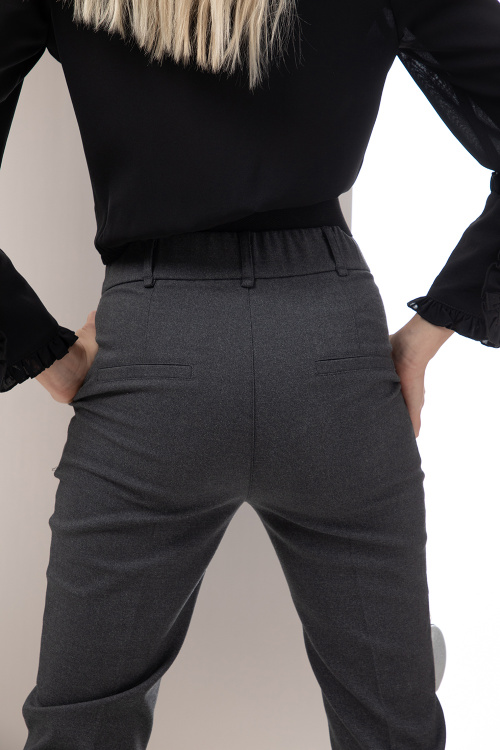 Класически втален панталон в сиво