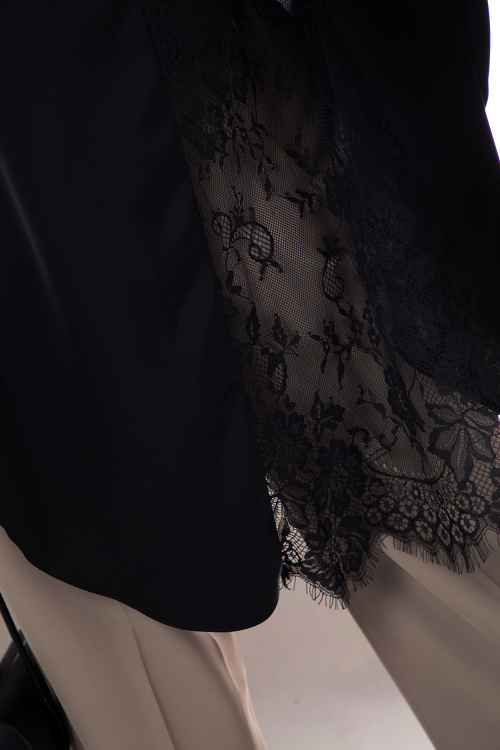 Удължена риза с дантела