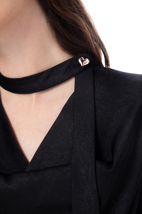 Сатен риза с гръцко деколте