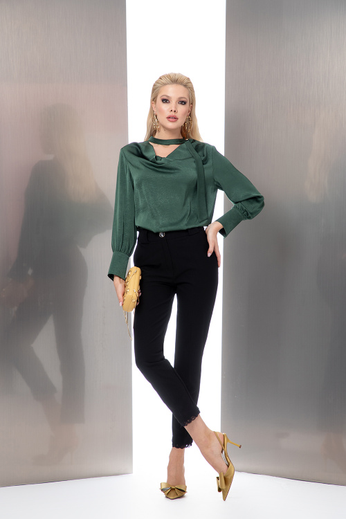 Класически панталон с дантела