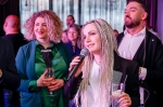 Вижте как бяха облечени любими звезди на бляскаво парти